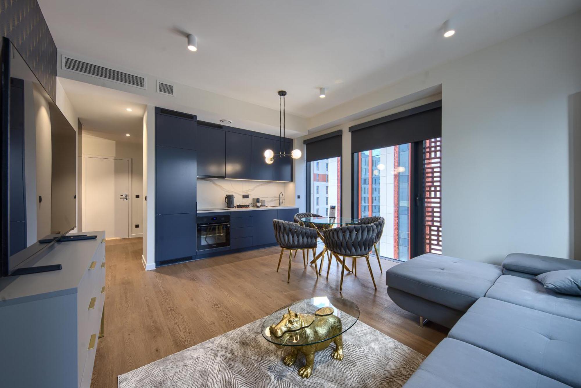 Towarowa Towers Apartment *